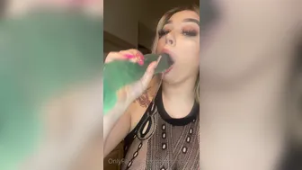 snowinnhouston  onlyfans Young slut caresses shaved cunt 2022 cam show