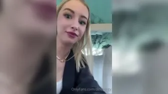 Dilfenergy aka Bella Rome  onlyfans Gorgeous way demonstrates big tits