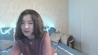 kikicola_ onlyfans erotic dance and a good suction dildos from a blonde female