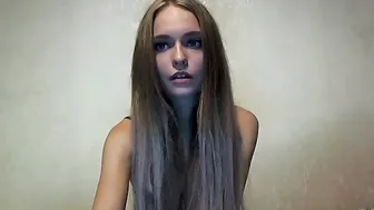 ohmymia  caught deep orgasm in webcam chat