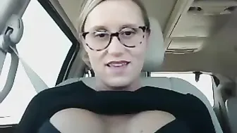 sexy_horny_wife  Fucks her pussy for tokens