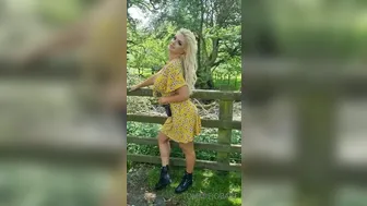 tommiejobabe onlyfans Sexy girlfriends jerking their pussies outdoors