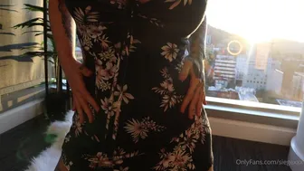 Siegexxx onlyfans Attractive kling shows juicy shapes