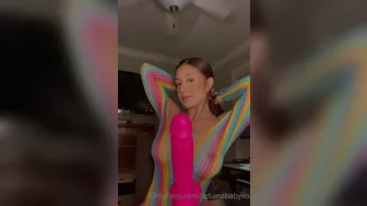 Adiana aka adianababyxo onlyfans  nude beauty with big eyes fucks herself in the bathroom