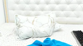 hotfallingdevil chaturbate 202204150904