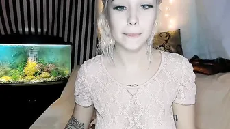 shy_girlll  pussy fuck by hand