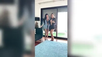 SaraVixen y Fany Shark