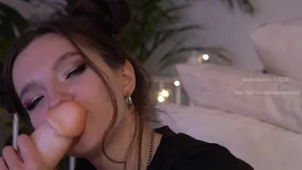 _deepthroatgalactica Lustful bitch gently masturbates cunt