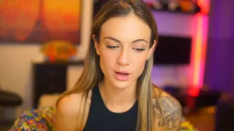 melodymate takes off her panties