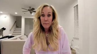 Brandi Love aka brandi_love onlyfans busty kral fucking vagina with phallus
