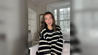 Daisy Drew aka beachbbyxxx onlyfans charming babe masturbates with sex toy