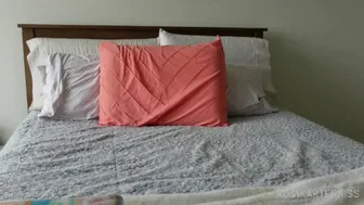 Rosikarterkiss onlyfans sweet beauty in white lingerie dances before webcam