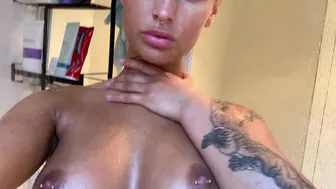 Erin James aka erinmiajames onlyfans ardent babe jerks off in private