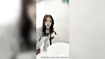 Onlyfans - Hannahowo - Bath PPV