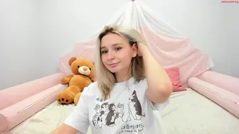 leilalewiss Feb-16-2024 recent naked show with sexy slut