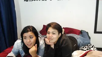 dominatrix_ponkey  Sticks her finger in her pussy