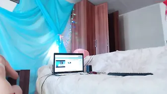 sofiabaileys  Licks pussy to her girlfriend