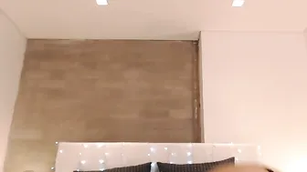 amyli  Very deep vagina webcam show