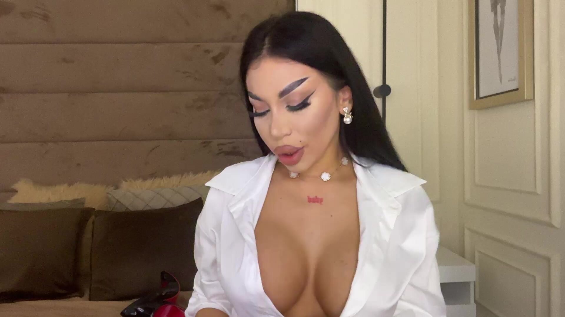 AmiraMilan 2025-03-22 boobs previp